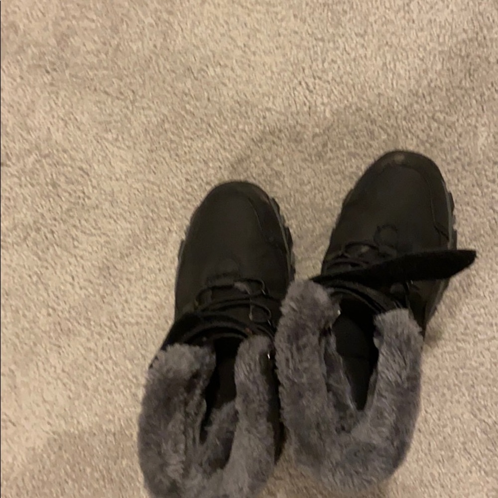 Gender neutral winter boots